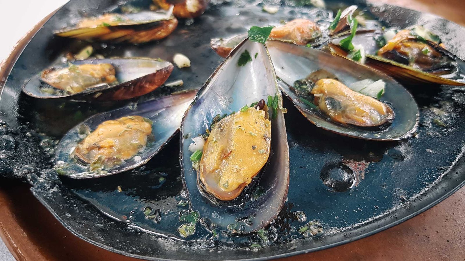 cooked mussels